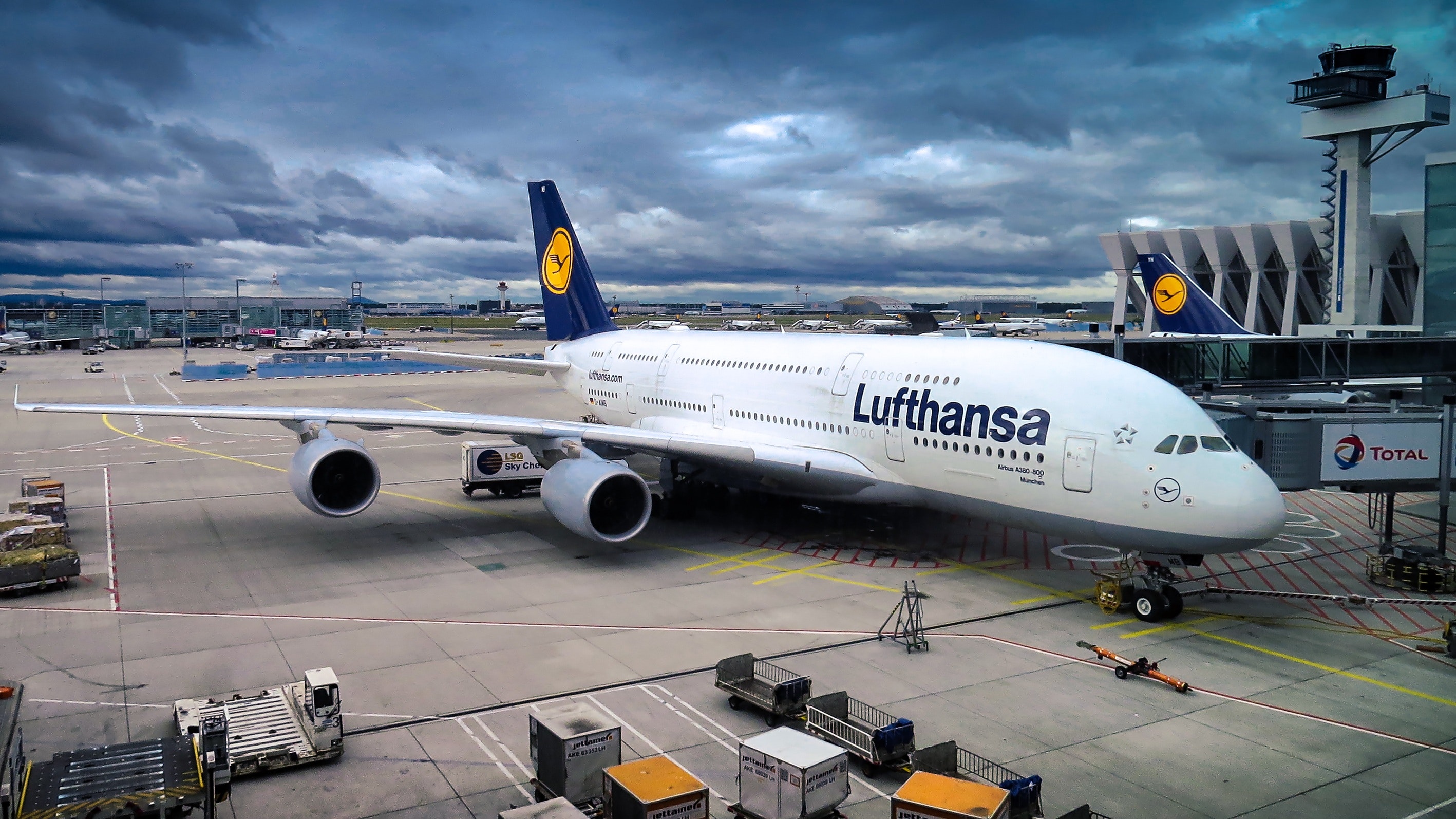 2 reasons to book flight + hotel for visa application
